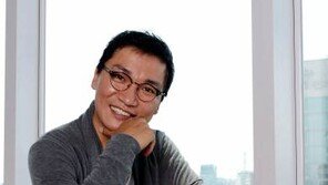 조재윤 신혼집 공개, 9세 연하 아내와 알콩달콩 러브하우스? 포옹+뽀뽀 ‘오글오글’