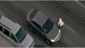 [영상] 美 LA서 차량 도심 추격전, ‘들이받고 뺏고’…실사판 GTA