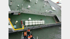 ‘세월호 부실구조 혐의’ 123정장 징역 4년 법정구속…승객 구호조치 미흡  