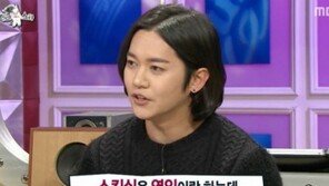 ‘라디오스타’ 강균성 “스킨십 참아, ‘밀착 포옹’하면 오해 풀려”