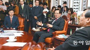 이완구 인준 16일로… 與 실리- 野 명분 ‘딜’