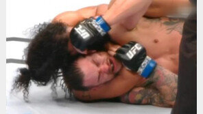 [영상] UFC 벤 헨더슨, ‘웰터급 데뷔전’ 4라운드 서브미션 승리