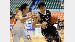 kt 김현수·김승원 32점 합작…6강 PO 불씨 살렸다