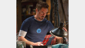 [TV속 영화관]‘악의 집단’ 공격에 스타크에겐 아이언맨 슈트 한 벌만… 外