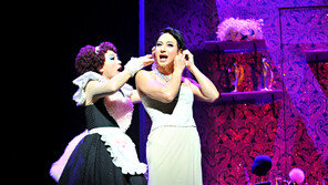 썸 타는 연인은 ‘원스’…친척들과는 ‘난타’ 공연 즐겨요