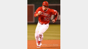 ‘ML 5년차’ 트라웃, AL MVP 2연패 정조준… 적수가 없다