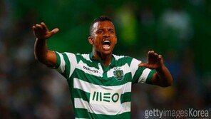 [영상] 나니 30m 대포알 슛, “보고 있나? 판 할 감독”