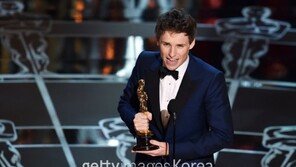 [제87회 아카데미 시상식] ‘사랑에 대한 모든 것’ 에디 레드메인, 남우주연상 수상