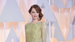 [제87회 아카데미 시상식]여배우 엠마 스톤, 드레스 사이로 하의속옷 노출? ‘헉!’