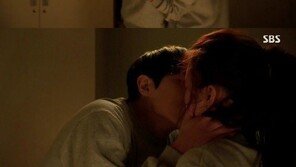 ‘풍문’ 이준 고아성, 베드신에 10대 혼전 임신…‘충격’