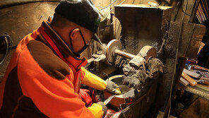 [주목! 채널A] 3천원 칼갈이로 모은 30억원…서민 갑부들의 독한 성공비법