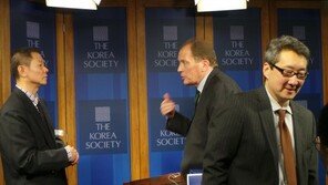 中외교관 “美 대북제재, 北인권 악화” vs 빅터 차 “동의 못해”