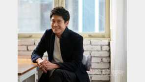 신하균 “목숨 건 사랑…남자의 로망이죠”