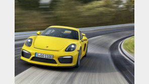 포르쉐, 제네바에서 최초 공개 “카이맨 GT4 그리고 비밀”