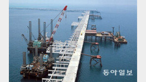 1970년대 ‘오일머니’ 경제성장 밑거름… 국가예산의 23% 해당 공사 따내기도