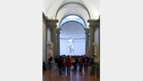 [책의 향기]뒤늦게 빠진 사진의 매력… 이탈리아 핵심만 담아