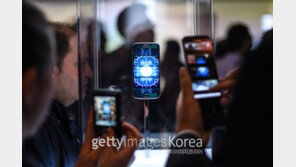 [화보] 삼성, 갤럭시S6·갤럭시S6 엣지 공개… 4월 10일 출시 예정