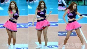 [포토] 치어리더, 치마 휘날리며 섹시 댄스!