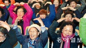 [수도권]90세 초등학교 신입생 “학교 오니 좋네”