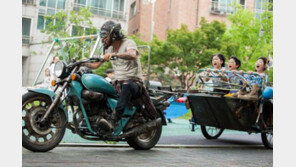 ‘개훔방’ 감독, 각본 크레딧 논란에 “하나씩 따져보자” 제안