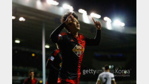 기성용 ‘EPL 코리안 한시즌 최다골’ 새 역사 쓰다