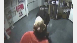 박물관서 정사 나눈 남녀, 사람들 나가자마자 옷 훌러덩 벗더니…