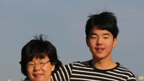 엄마가 쓰고 아들이 그림 그린 동시집 ‘엄마의 토끼’ 출간