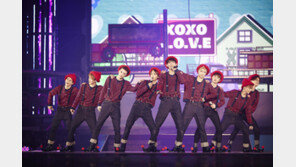 진화된 엑소…환상 퍼포먼스 눈부시다