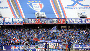 윤정환 감독, 서울 상대 데뷔전 완승