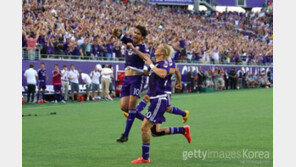[영상] ‘명불허전’ 카카, MLS 데뷔전서 팀 창단 첫 득점…91분 프리킥 극장골