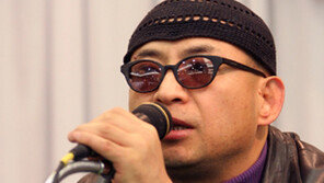 [연예 뉴스 스테이션] 대마초 흡연 수감중인 조덕배, 아내에 이혼소송 당해