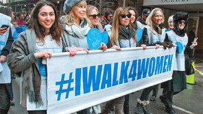 “여성 2등시민 취급” “남성자매들 같이 갑시다”