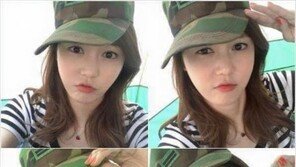 ‘성민 아내’ 김사은, 군모 쓴 채 ‘남편 응원’… 귀엽네!