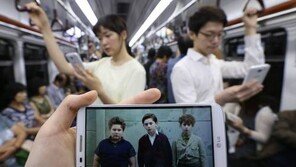 스마트폰 중독 심각성, 담배보다 더 치명적? 건강 ‘적신호’ 경고