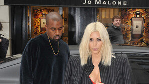 [화보] 킴 카다시안, 가려지지 않는 볼륨감