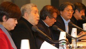 이용관 위원장 “공동위원장제는 사실상 사퇴 표명한 것”