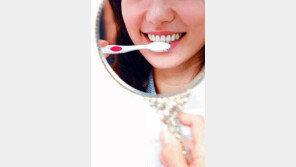 [웰에이징]“치아가 건강해야 온몸이 편안” 치주질환, 이제 그만!