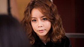 ‘맘마미아’ 신이, 강렬한 첫 등장… ‘미친 존재감’ 과시