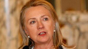 힐러리, 개인 이메일 계정 사용 논란 해명… 지지도는?