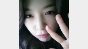 ‘나도 여자예요’ 솔로 데뷔 민아, 초근접 셀카에도 ‘굴욕無’