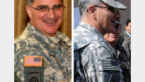 美 사령관 전투복에 ‘흑백 성조기’… 왜?