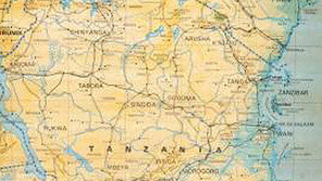 탄자니아서 버스 트럭 충돌, 움푹 패인 곳 피하려다 컨테이너 이탈…42명 숨져