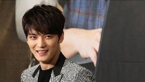 김재중, 콘서트 포스터 공개…파격분장 눈길