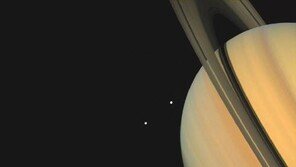 토성 위성에서 온천 발견, 과학계 “생명에 필요한 세 요소인 물과 유기물, 열 모두 존재”