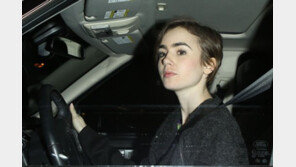 크리스 에반스, 8살 연하 릴리 콜린스와 ‘열애’… 손잡고 데이트 후 귀가