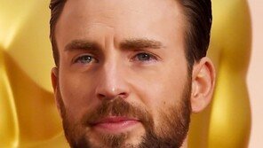 [연예 뉴스 스테이션] US위클리 “크리스 에반스-릴리 콜린스 열애 중”