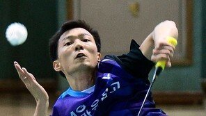 이현일, 국가대표 후배 홍지훈에 2-0