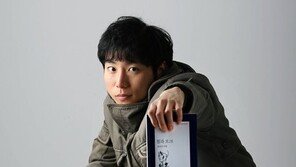 초판 일주일만에 2쇄… 신인답지 않은 시인의 내공