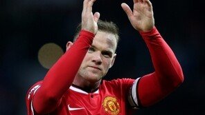 맨유, 토트넘 3-0 완승… 루니 “4위권 진입 위한 도전 이어갈 것”