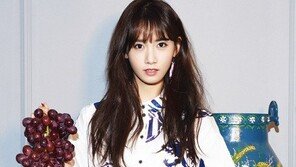 윤아, 마네킹 뺨치는 화보… “살 빠지고 인형 됐네!”